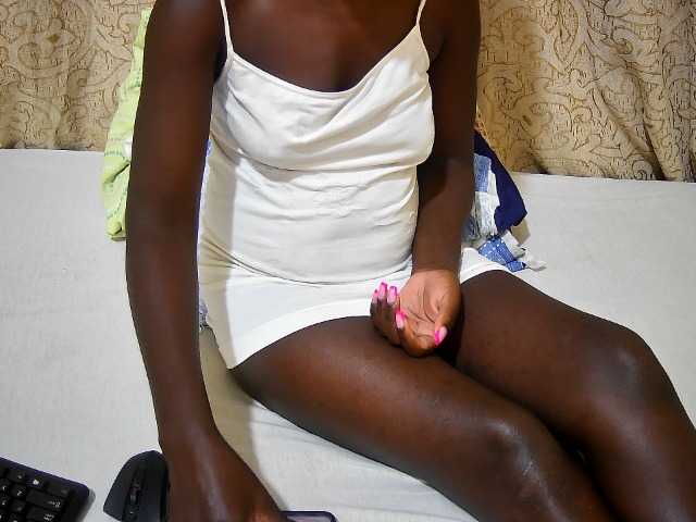 ebony-tasha1 live cam on BongaCams
