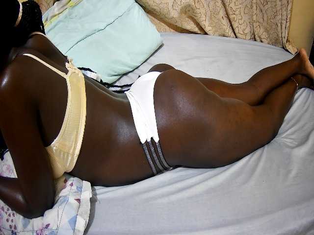 ebony-tasha1 live cam on BongaCams