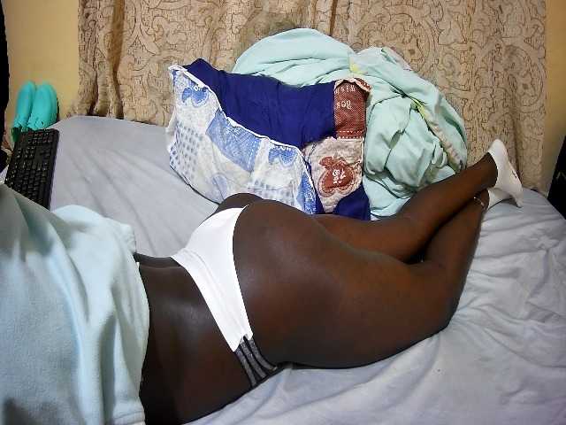 ebony-tasha1 live cam on BongaCams