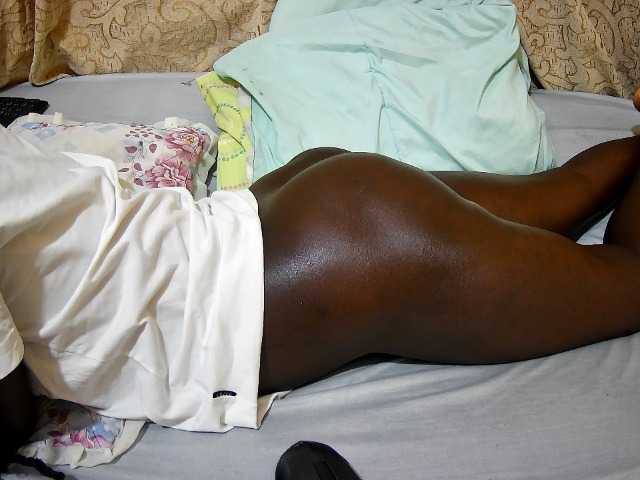 ebony-tasha1 live cam on BongaCams