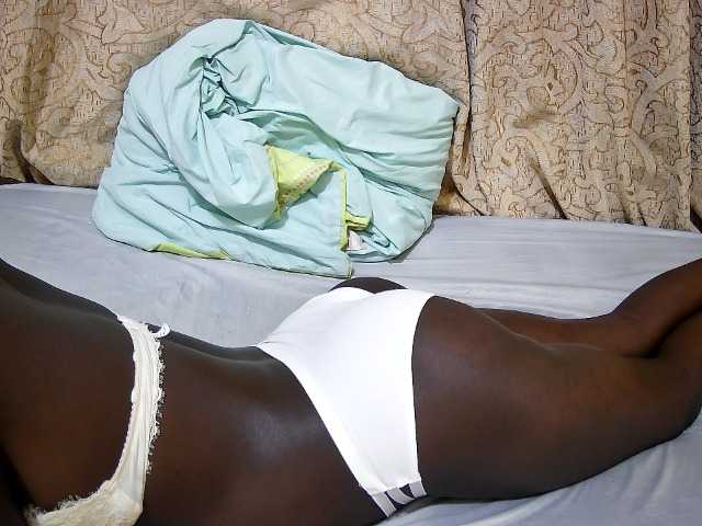 ebony-tasha1 live cam on BongaCams