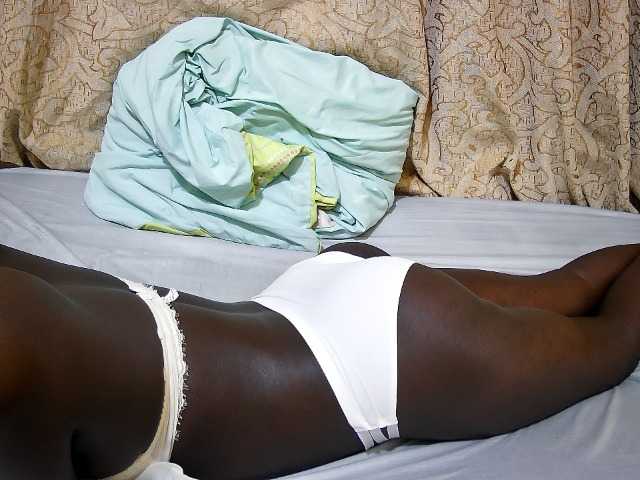 ebony-tasha1 live cam on BongaCams