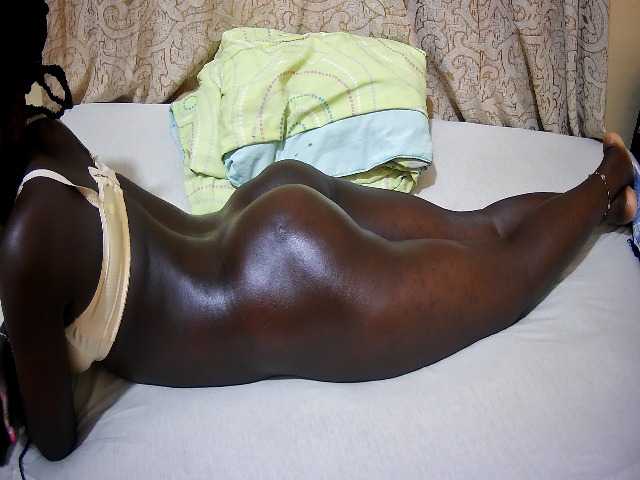 ebony-tasha1 live cam on BongaCams