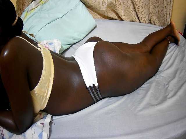 ebony-tasha1 live cam on BongaCams