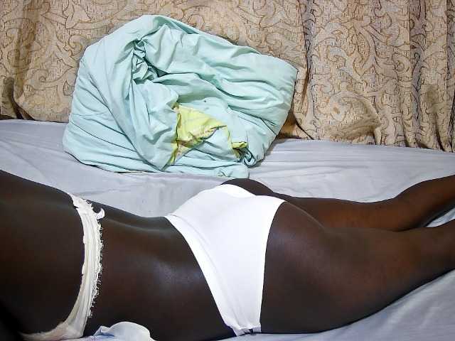 ebony-tasha1 live cam on BongaCams