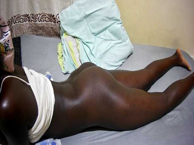ebony-tasha1 live cam on BongaCams