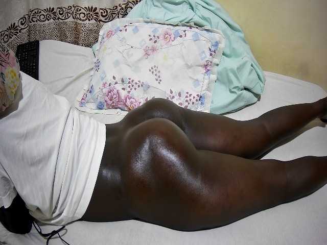 ebony-tasha1 live cam on BongaCams
