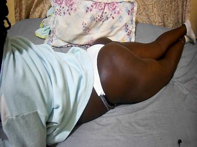 ebony-tasha1 live cam on BongaCams