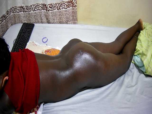 ebony-tasha1 live cam on BongaCams