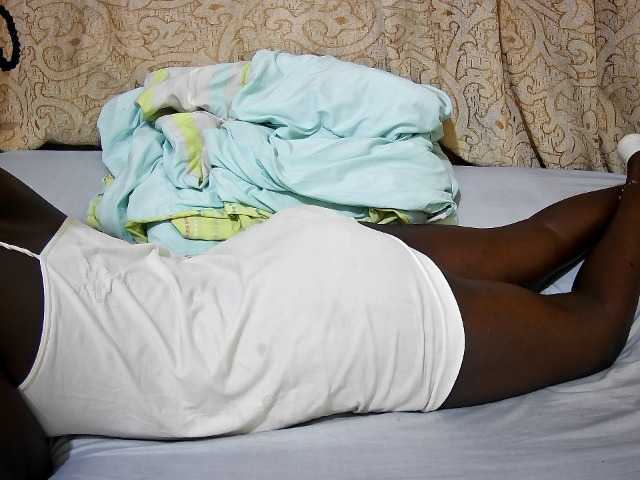 ebony-tasha1 live cam on BongaCams