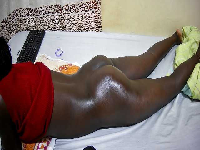 ebony-tasha1 live cam on BongaCams