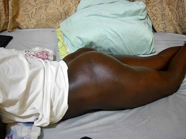 ebony-tasha1 live cam on BongaCams