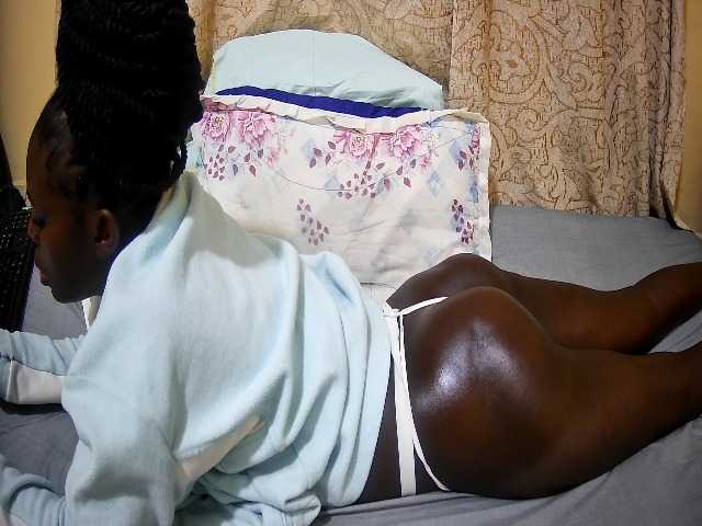 ebony-tasha1 live cam on BongaCams