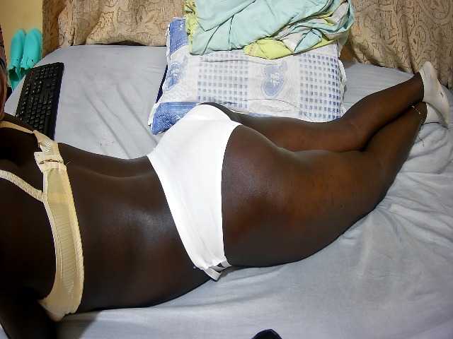 ebony-tasha1 live cam on BongaCams