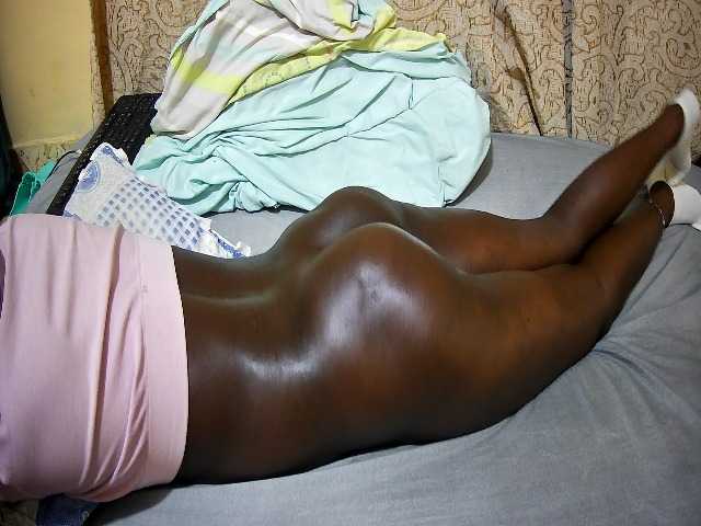 ebony-tasha1 live cam on BongaCams