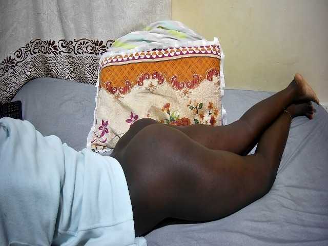 ebony-tasha1 live cam on BongaCams