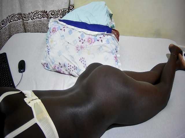 ebony-tasha1 live cam on BongaCams