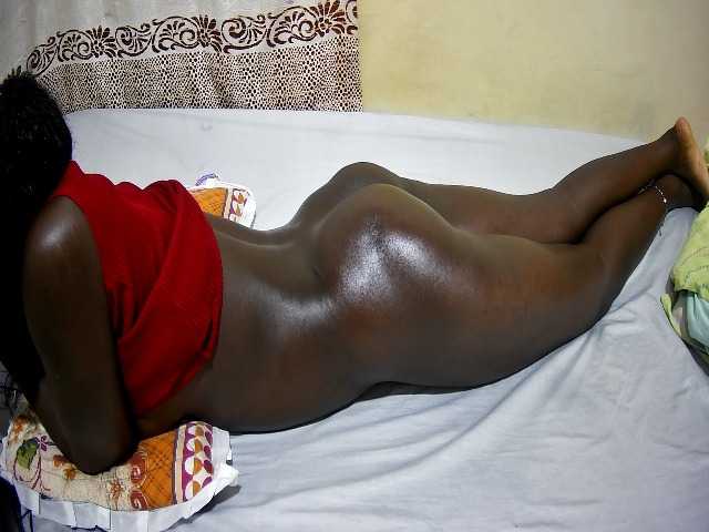 ebony-tasha1 live cam on BongaCams