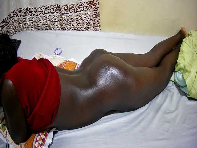 ebony-tasha1 live cam on BongaCams
