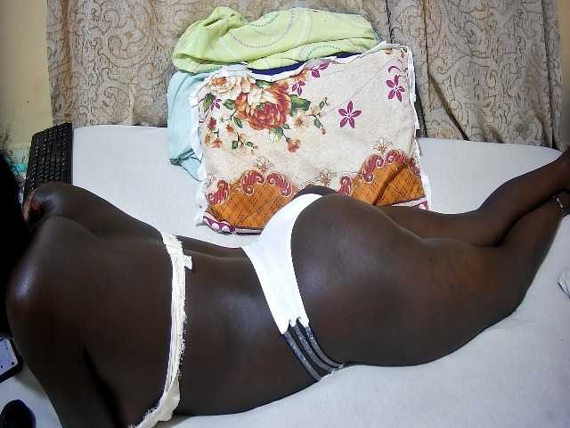 ebony-tasha1 live cam on BongaCams