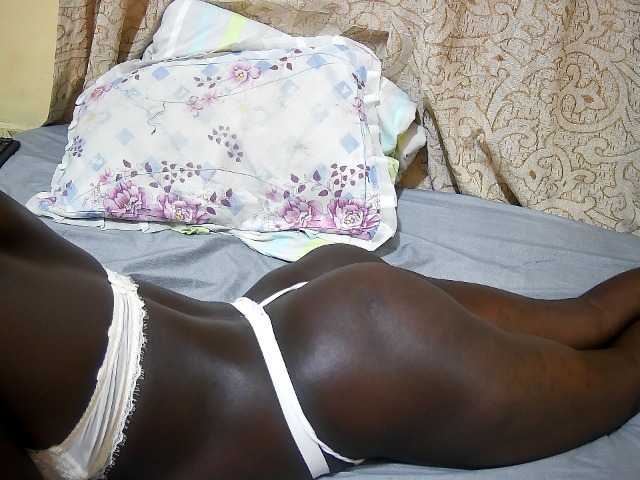 ebony-tasha1 live cam on BongaCams