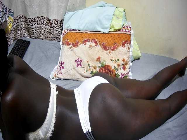 ebony-tasha1 live cam on BongaCams