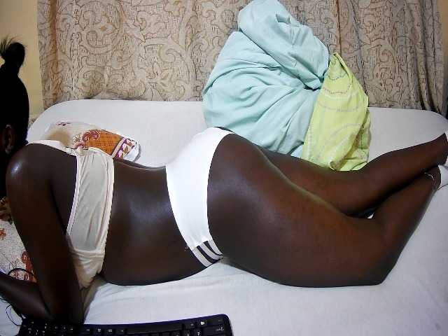 ebony-tasha1 live cam on BongaCams