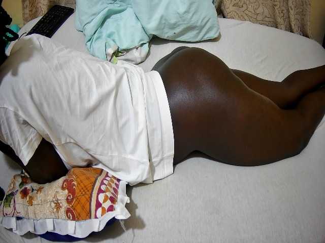 ebony-tasha1 live cam on BongaCams