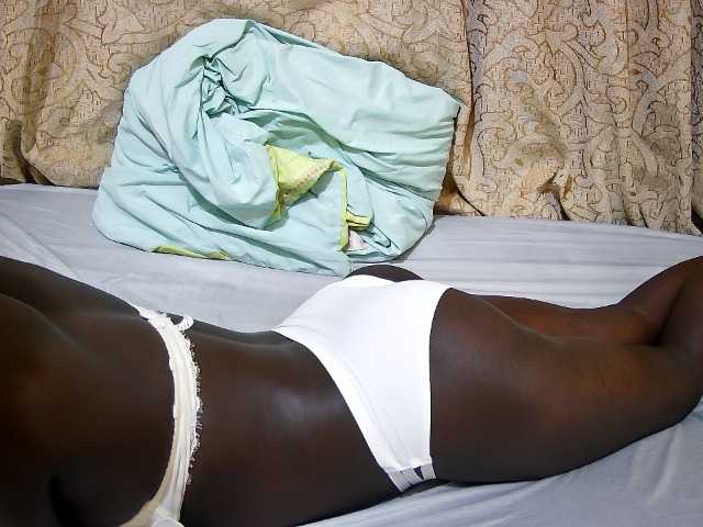 ebony-tasha1 live cam on BongaCams