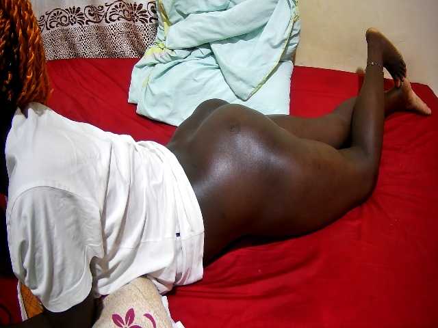 ebony-tasha1 live cam on BongaCams