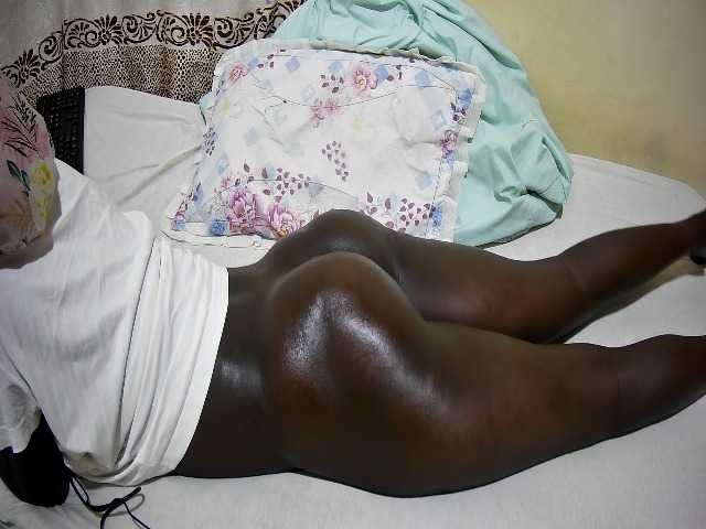 ebony-tasha1 live cam on BongaCams