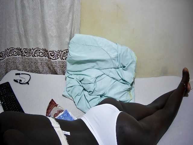 ebony-tasha1 live cam on BongaCams