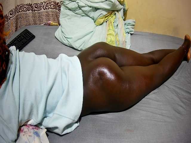 ebony-tasha1 live cam on BongaCams