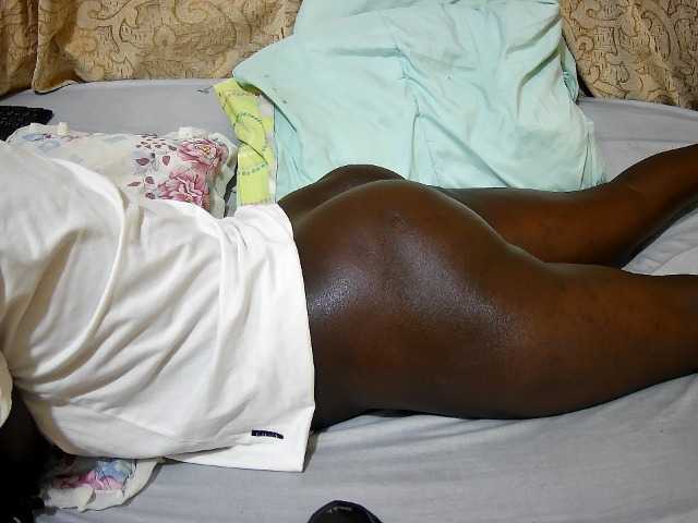 ebony-tasha1 live cam on BongaCams
