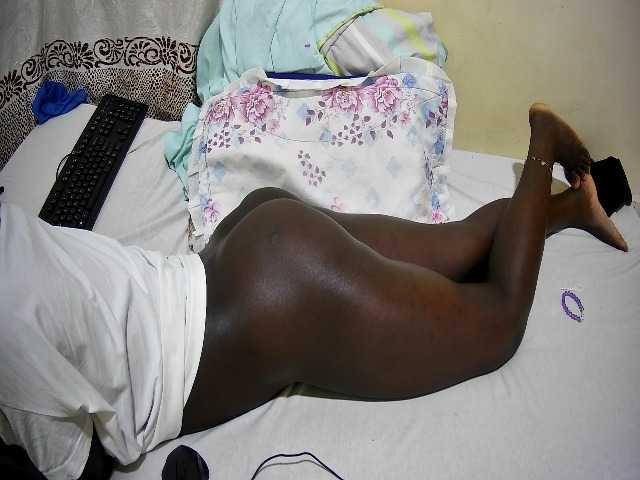 ebony-tasha1 live cam on BongaCams