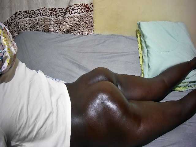 ebony-tasha1 live cam on BongaCams