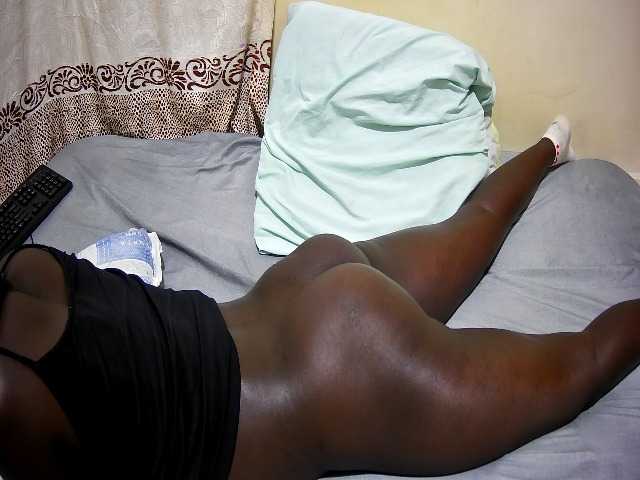 ebony-tasha1 live cam on BongaCams