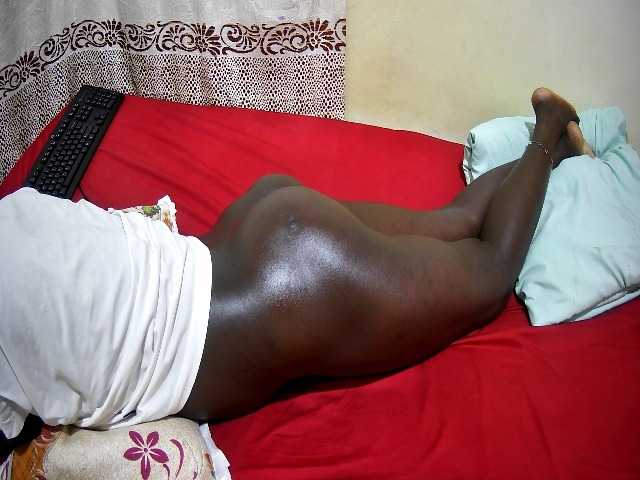 ebony-tasha1 live cam on BongaCams