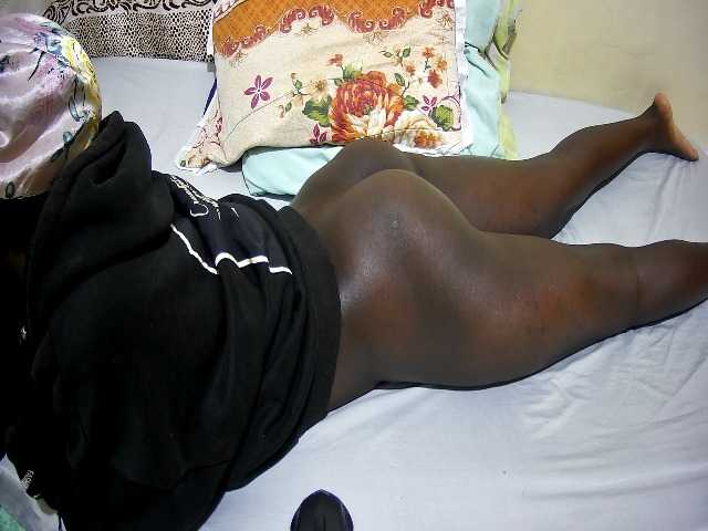 ebony-tasha1 live cam on BongaCams