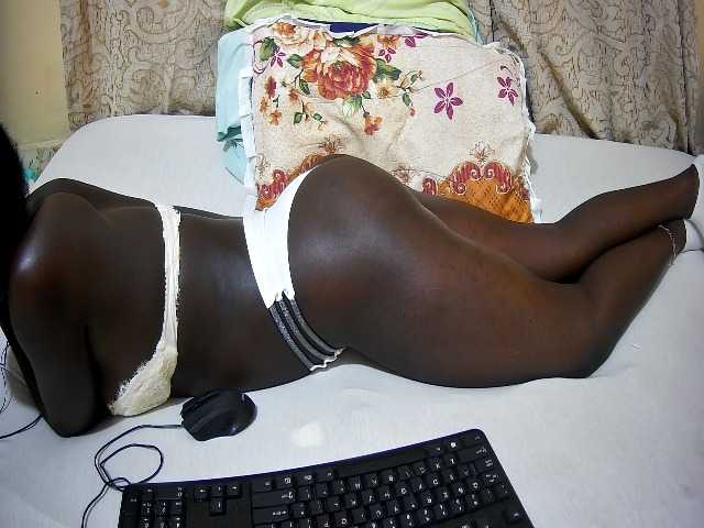ebony-tasha1 live cam on BongaCams