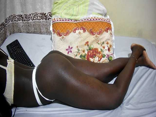 ebony-tasha1 live cam on BongaCams