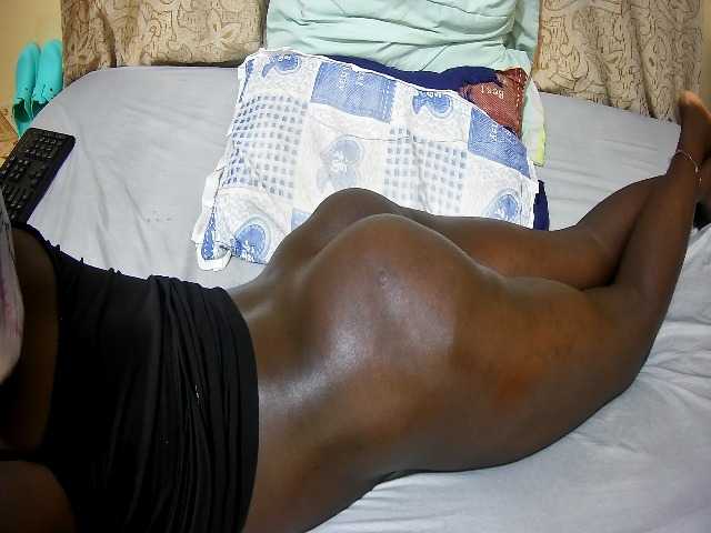 ebony-tasha1 live cam on BongaCams