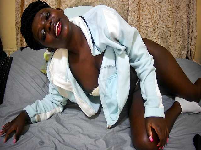 ebony-tasha1 live cam on BongaCams