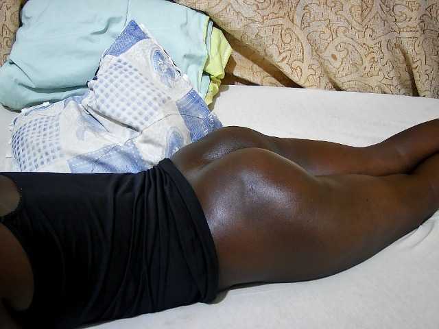 ebony-tasha1 live cam on BongaCams