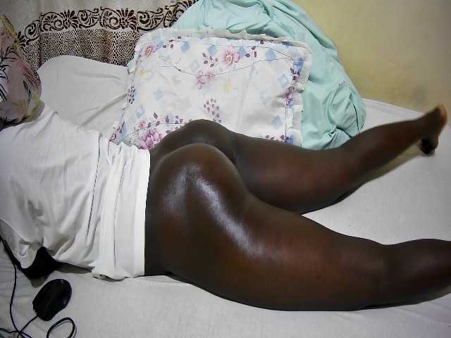 ebony-tasha1 live cam on BongaCams