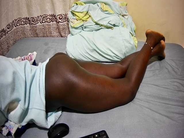 ebony-tasha1 live cam on BongaCams