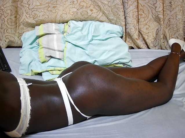 ebony-tasha1 live cam on BongaCams