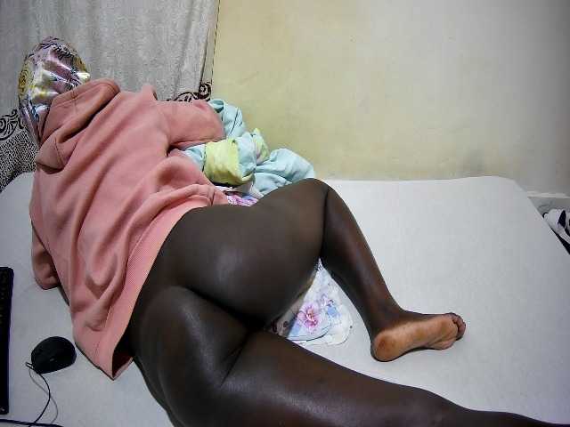 ebony-tasha1 live cam on BongaCams