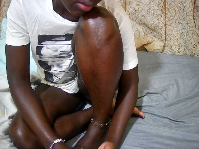 ebony-tasha1 live cam on BongaCams