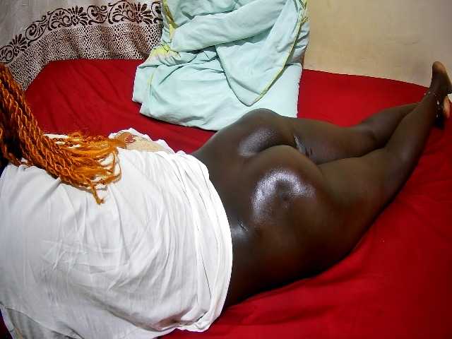 ebony-tasha1 live cam on BongaCams